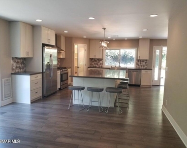 3287 Sierra Drive - Photo Thumbnail 7