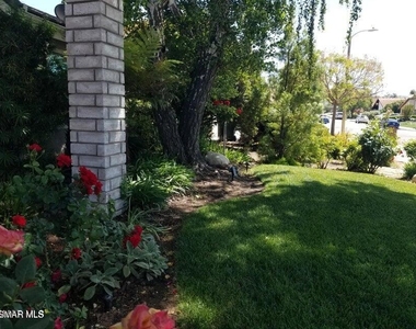 3287 Sierra Drive - Photo Thumbnail 4