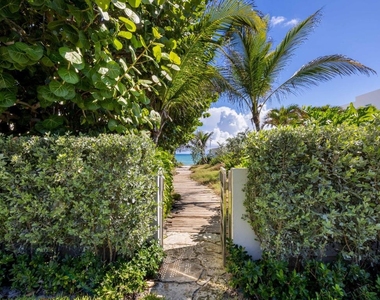 1048 S Ocean Boulevard - Photo Thumbnail 1
