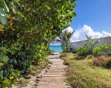 1048 S Ocean Boulevard - Photo Thumbnail 2