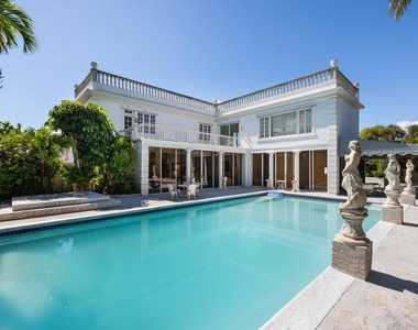1048 S Ocean Boulevard - Photo Thumbnail 8