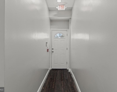 5237 Chester Avenue - Photo Thumbnail 6