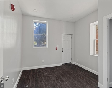 5237 Chester Avenue - Photo Thumbnail 14