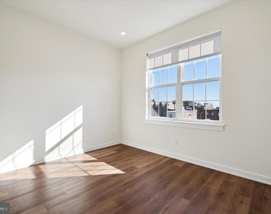 2513 N Howard Street - Photo Thumbnail 15