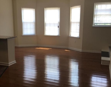357 Oakwood Avenue - Photo Thumbnail 7