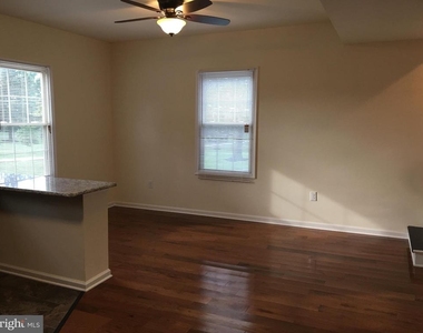 357 Oakwood Avenue - Photo Thumbnail 6