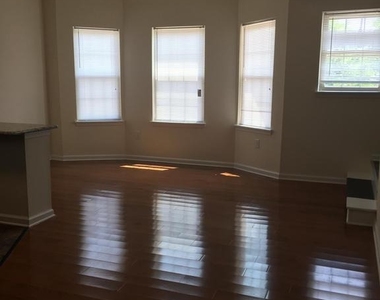 357 Oakwood Avenue - Photo Thumbnail 5