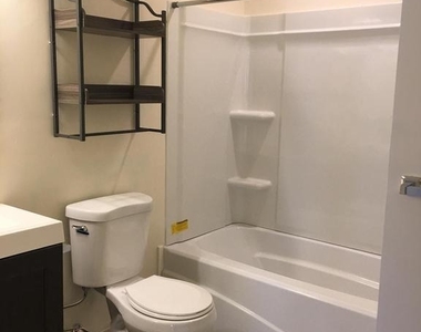 357 Oakwood Avenue - Photo Thumbnail 8