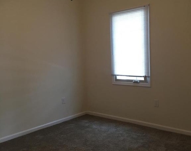 357 Oakwood Avenue - Photo Thumbnail 17
