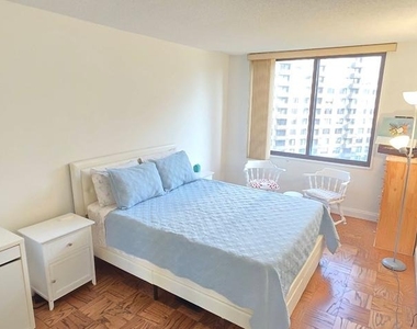 5225 Pooks Hill Road - Photo Thumbnail 8