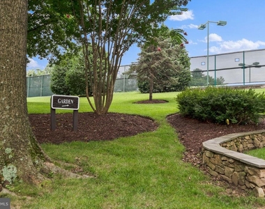 5225 Pooks Hill Road - Photo Thumbnail 43