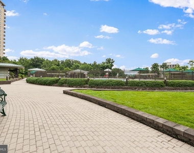 5225 Pooks Hill Road - Photo Thumbnail 39