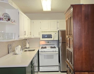 5225 Pooks Hill Road - Photo Thumbnail 2