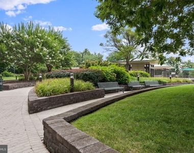 5225 Pooks Hill Road - Photo Thumbnail 36