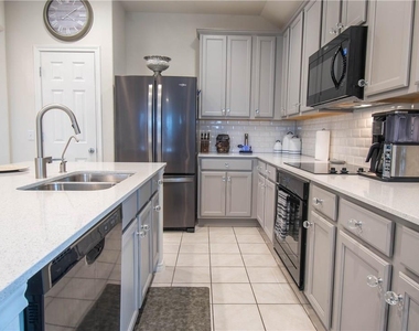 3009 Armidale Dr - Photo Thumbnail 9