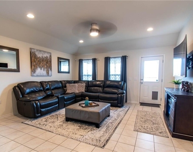 3009 Armidale Dr - Photo Thumbnail 10