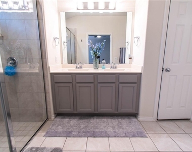 3009 Armidale Dr - Photo Thumbnail 16