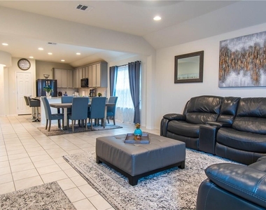 3009 Armidale Dr - Photo Thumbnail 12