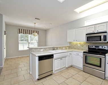 117 Beautybush Trl - Photo Thumbnail 10