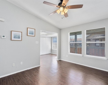 1711 Rawhide Loop - Photo Thumbnail 3