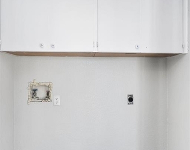 1711 Rawhide Loop - Photo Thumbnail 11