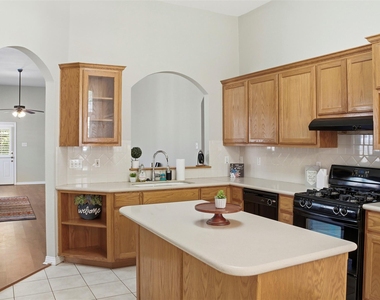 409 E Austin Ave - Photo Thumbnail 15