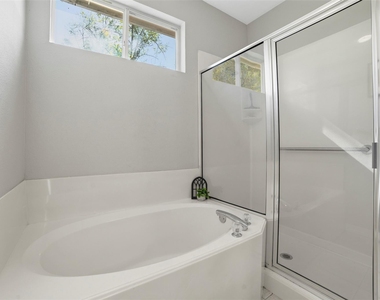 409 E Austin Ave - Photo Thumbnail 21