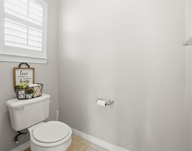 409 E Austin Ave - Photo Thumbnail 30