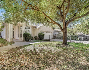 409 E Austin Ave - Photo Thumbnail 4