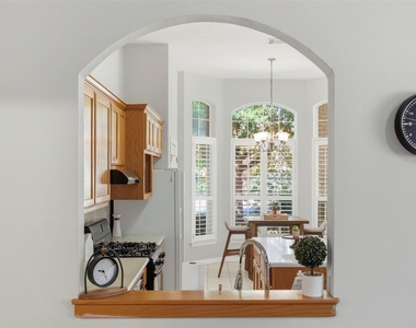 409 E Austin Ave - Photo Thumbnail 10