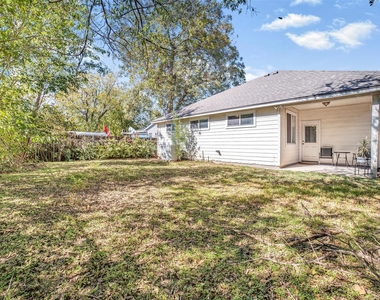 409 E Austin Ave - Photo Thumbnail 33