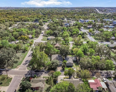 409 E Austin Ave - Photo Thumbnail 38