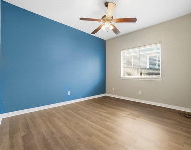 409 E Austin Ave - Photo Thumbnail 25