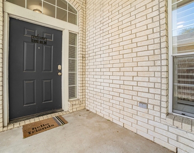 409 E Austin Ave - Photo Thumbnail 6