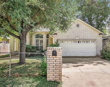 409 E Austin Ave - Photo Thumbnail 1