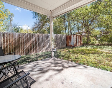 409 E Austin Ave - Photo Thumbnail 32