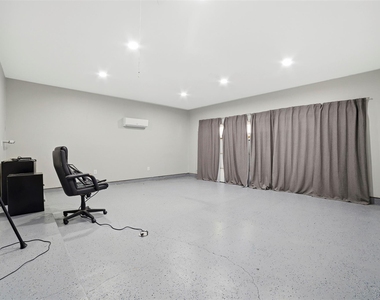409 E Austin Ave - Photo Thumbnail 22