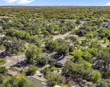 409 E Austin Ave - Photo Thumbnail 39
