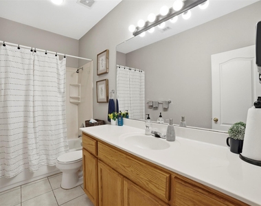 409 E Austin Ave - Photo Thumbnail 28
