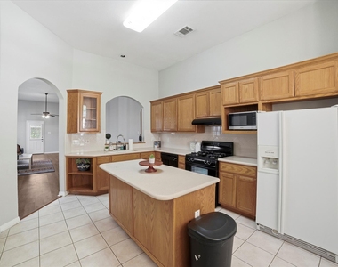 409 E Austin Ave - Photo Thumbnail 14