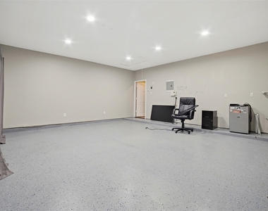 409 E Austin Ave - Photo Thumbnail 23