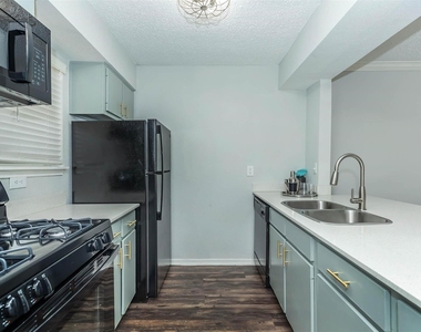3001 Hillcroft Street - Photo Thumbnail 1