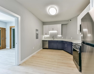 1350 Broadfield Blvd - Photo Thumbnail 10