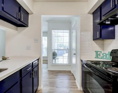 1100 Graham Drive - Photo Thumbnail 3