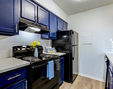 1100 Graham Drive - Photo Thumbnail 1