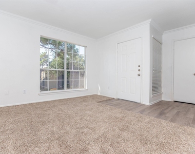 1100 Graham Drive - Photo Thumbnail 4