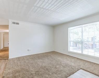 1100 Graham Drive - Photo Thumbnail 7