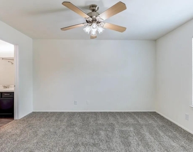 1100 Graham Drive - Photo Thumbnail 9