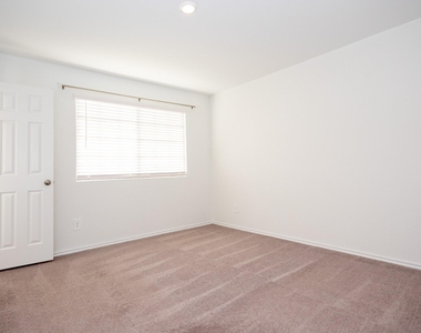 5403 Rosser Ruby Way - Photo Thumbnail 32