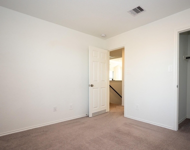 5403 Rosser Ruby Way - Photo Thumbnail 31